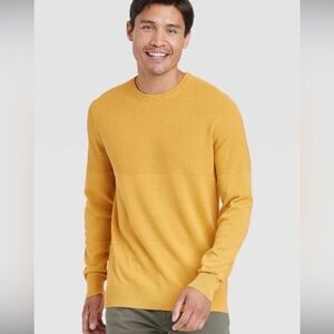 NWT Men's Mustard Yellow Crew Neck Pullover Sweater -  M